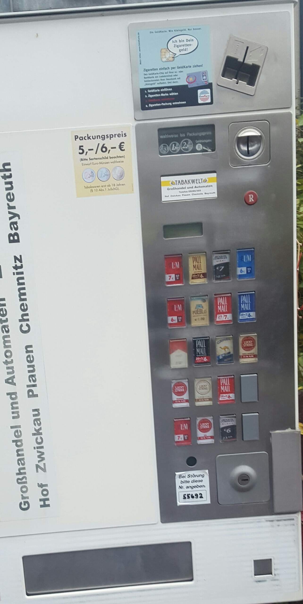 Ist dieser Zigarettenautomat mit Altersbeschränkung? (Freizeit, Rauchen Ist dieser Zigarettenautomat mit Altersbeschränkung? (Freizeit, Rauchen