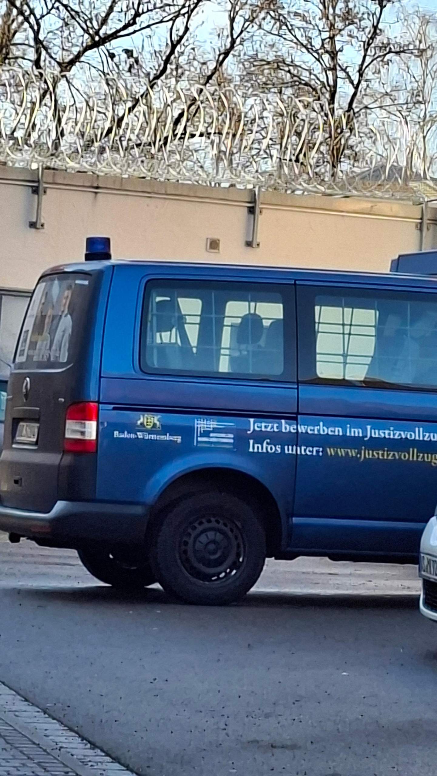 Ist dieses Fahrzeug gepanzert? (Auto, Justiz, fahren)