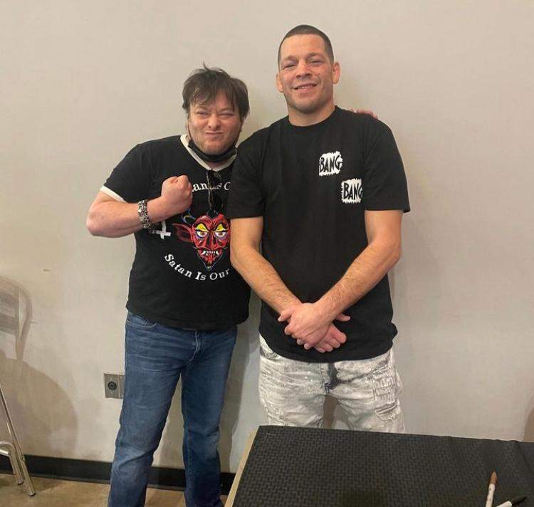 Ist Edward furlong satanist? (Glaube)