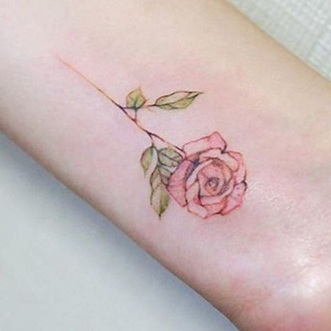 Entweder so eine tattoo  - (Schmerzen, Tattoo, Rosen)