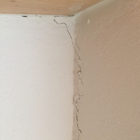 Ist Es Normal Dass Der Putz Am Neubau Stark Brockelt Haus Bau Hausbau