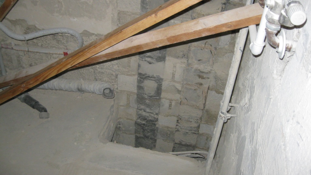 Ist es zulässig einen stillgelegten Kamin als Versorgungsschacht zu