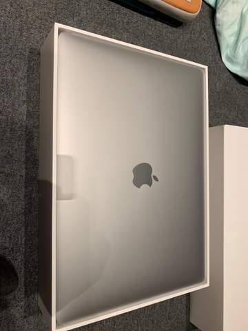 Ist mein MacBook Air Silber oder Space Grau?