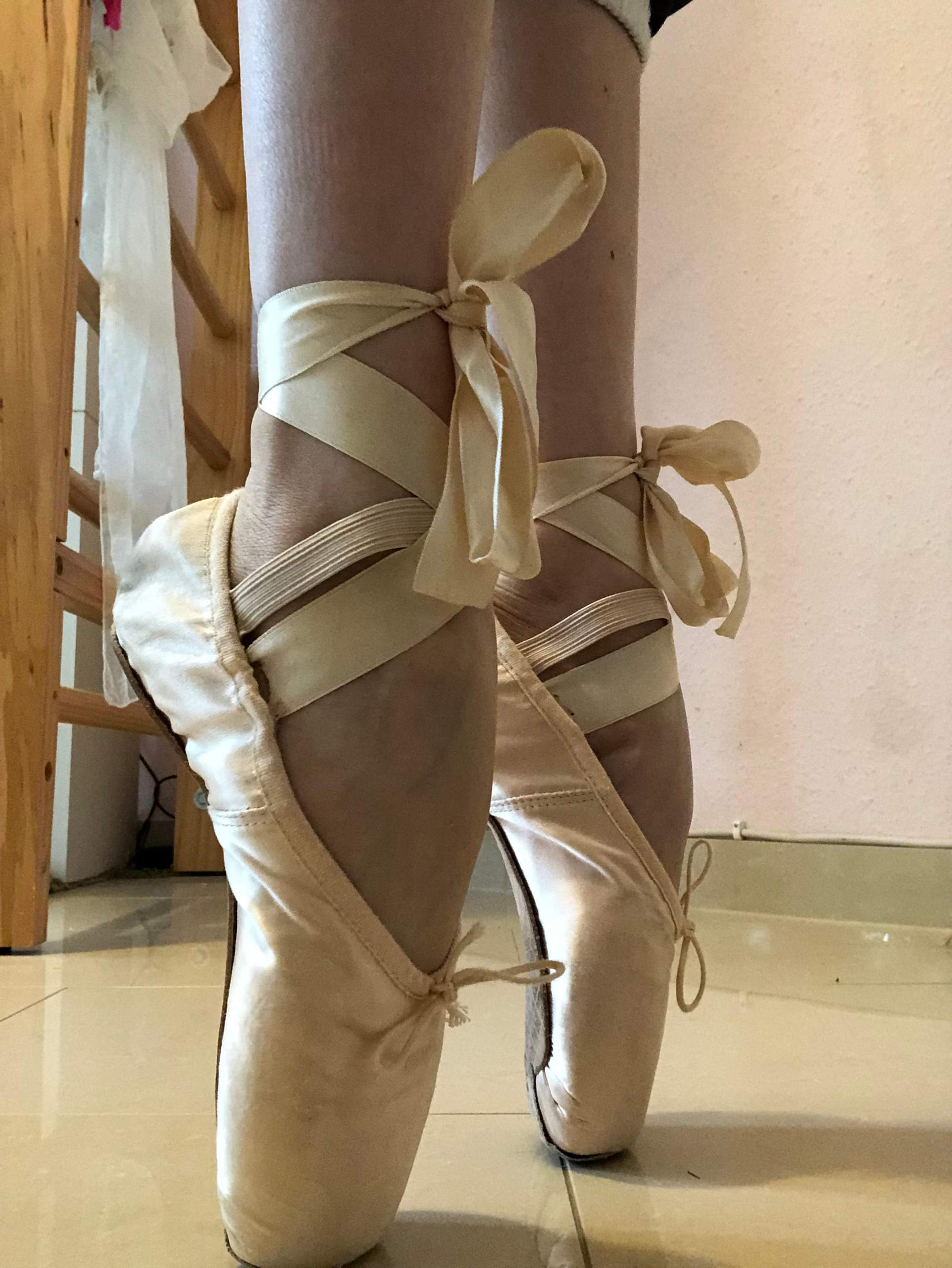 ist-mein-spann-schon-ausgebildet-genug-tanz-ballett-spitzenschuhe