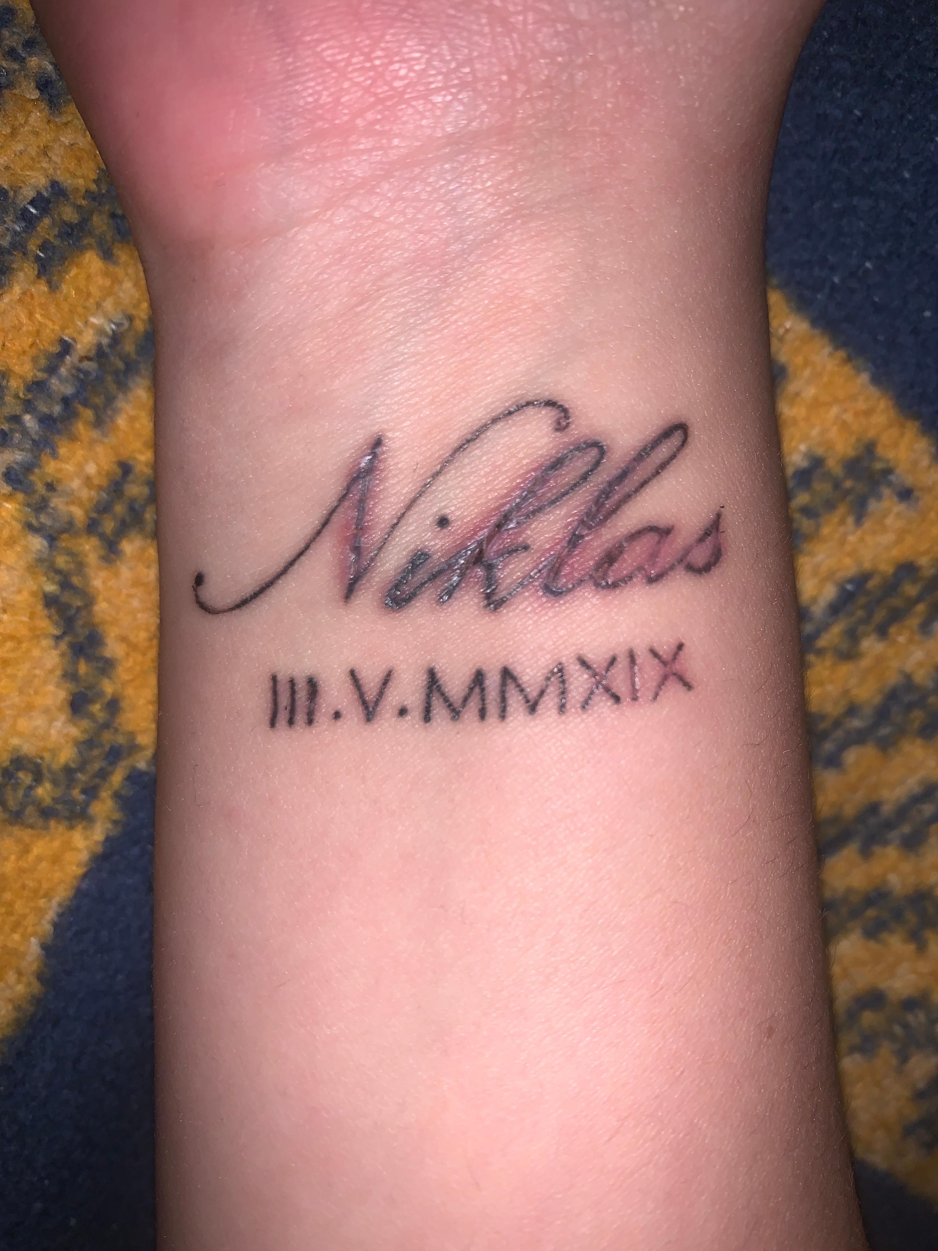 Ist mein Tattoo zu tief gestochen? (tätowieren) Ist mein Tattoo zu tief gestochen? (tätowieren)