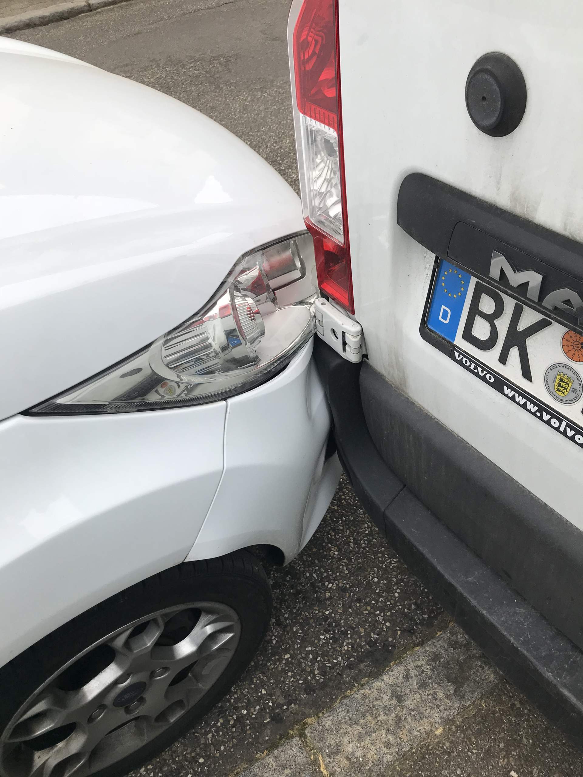 Mir Ist Jemand In Mein Parkendes Auto Gefahren Jemand ist mir ins Auto gefahren wie geht es weiter? (Auto und Motorrad