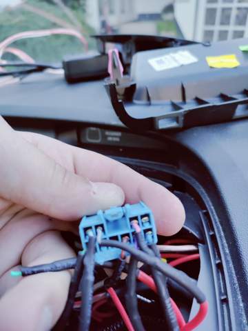 Kabel vom Stecker abgebrochen, wie soll ich das jetzt reparieren, wie kann ich es reparieren?