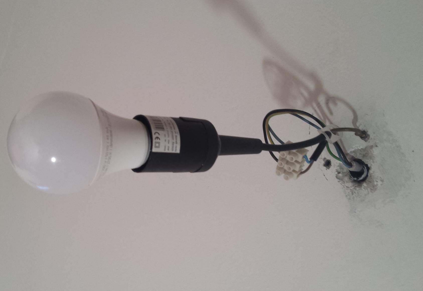 Kabel von Deckenlampe verstecken? (Technik, Technologie, Licht)