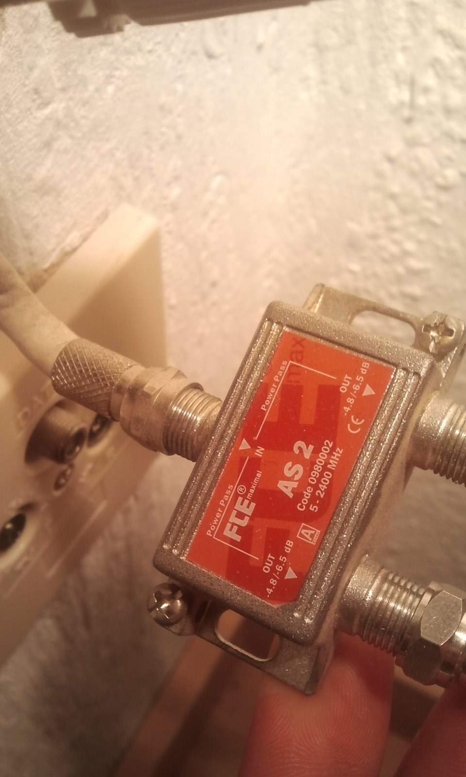 Kabelfernsehen Satelittenempfang oder unitymedia (TV, Kabel) Kabelfernsehen Satelittenempfang oder unitymedia (TV, Kabel)