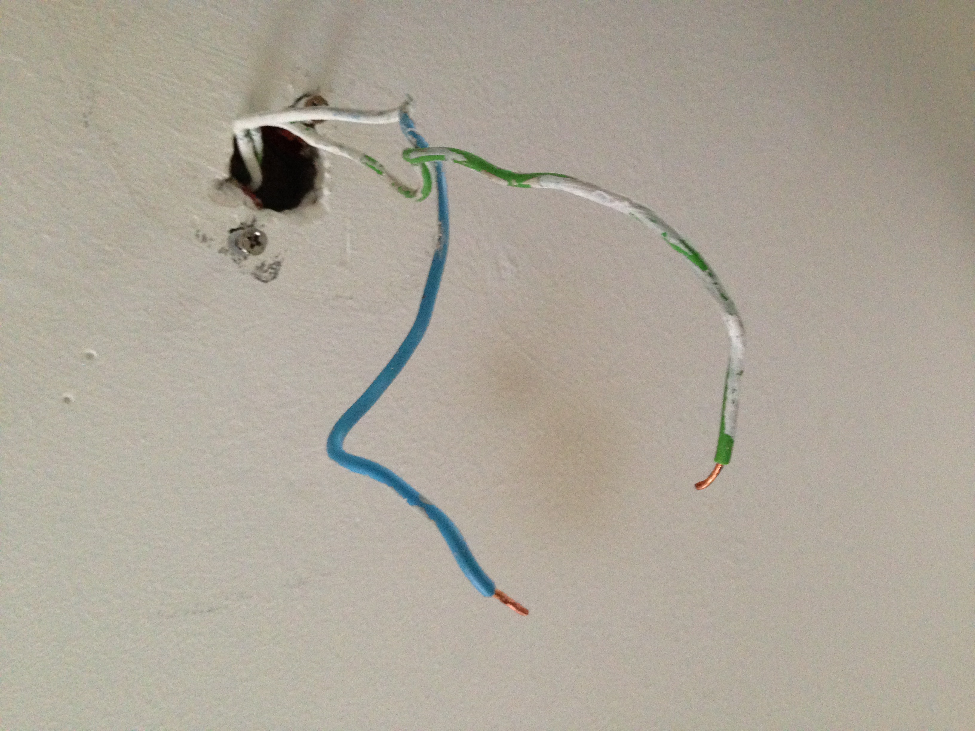 Kabelwirrwarr Bei Deckenlampe Strom Elektrik Lampe Kabelwirrwarr Bei Deckenlampe Strom Elektrik Lampe