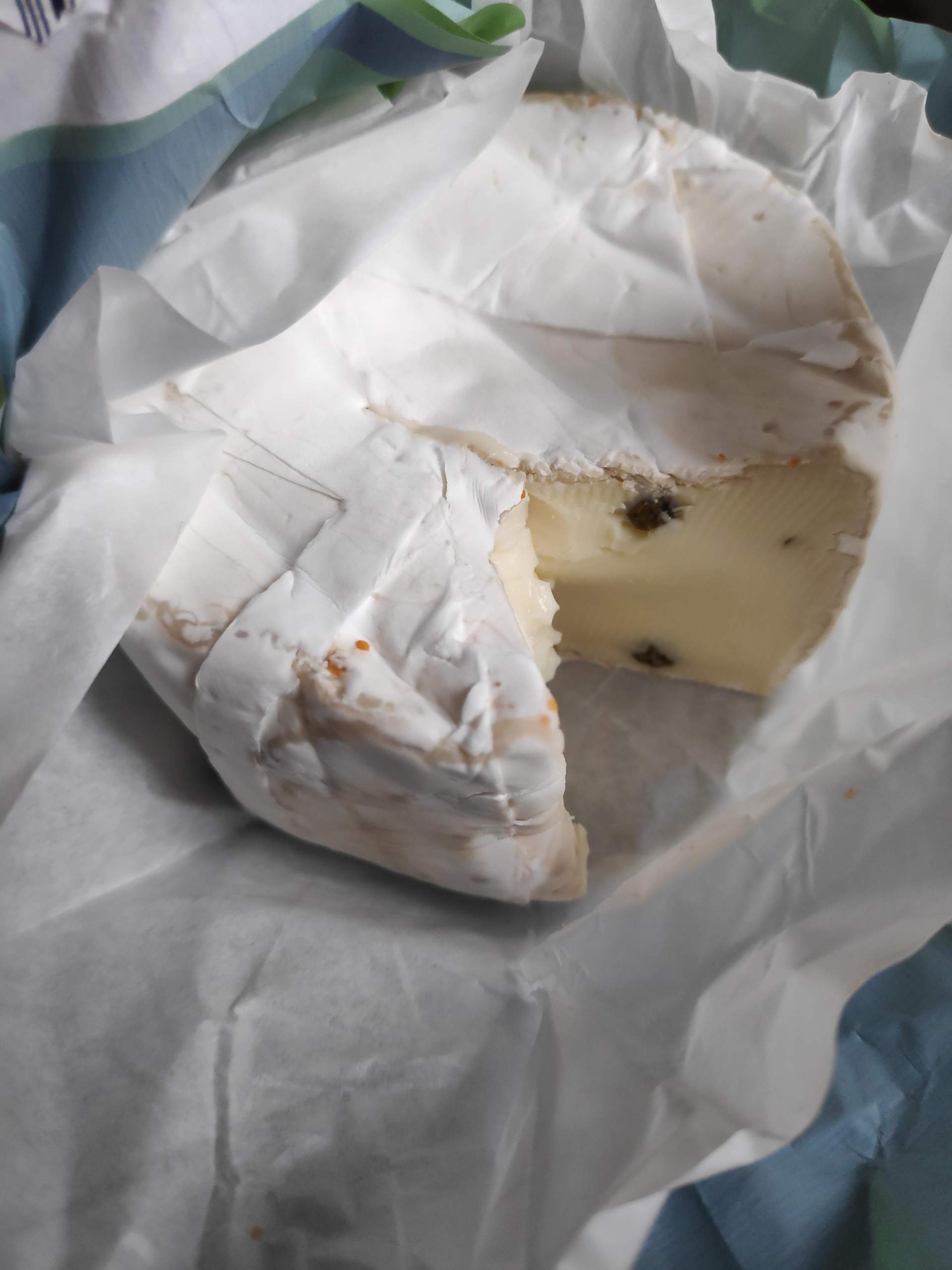 Käse mit orangen Punkten schlecht? (Essen, Schimmel)