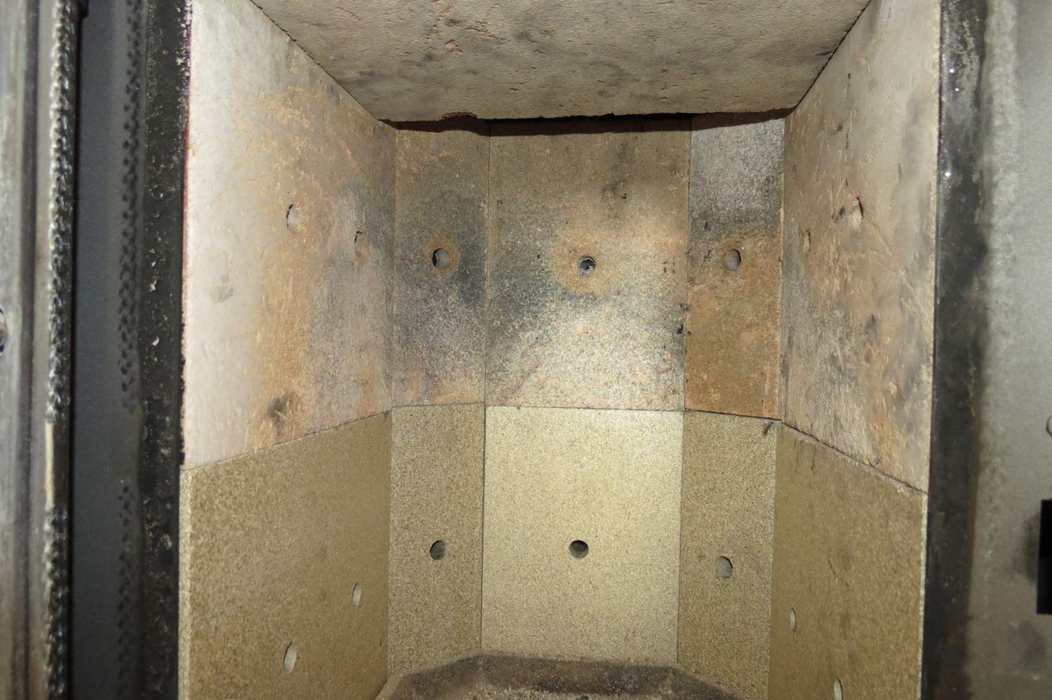 Kamin Fireplace Frankfurt SP K 2000: Versatz der "Dachplatten" in der