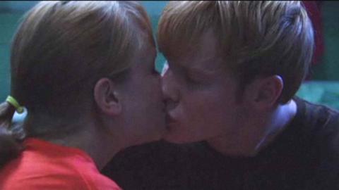 Kann Ein 12 Jahriges Madchen Einen 12 Jahrigen Jungen So Kussen Wie In Filmen Die 16 Jahrigen Sich Film Jungs Teeniefilme