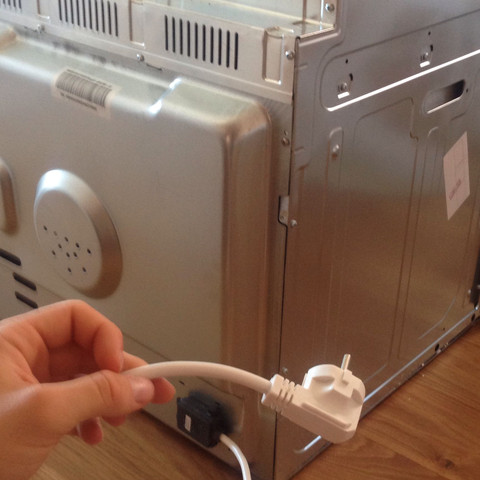 Kann Ein Ofen Mit 230v Stecker Auch An Den Herdstromanschluss Angeschlossen Werden Strom Elektro Herd