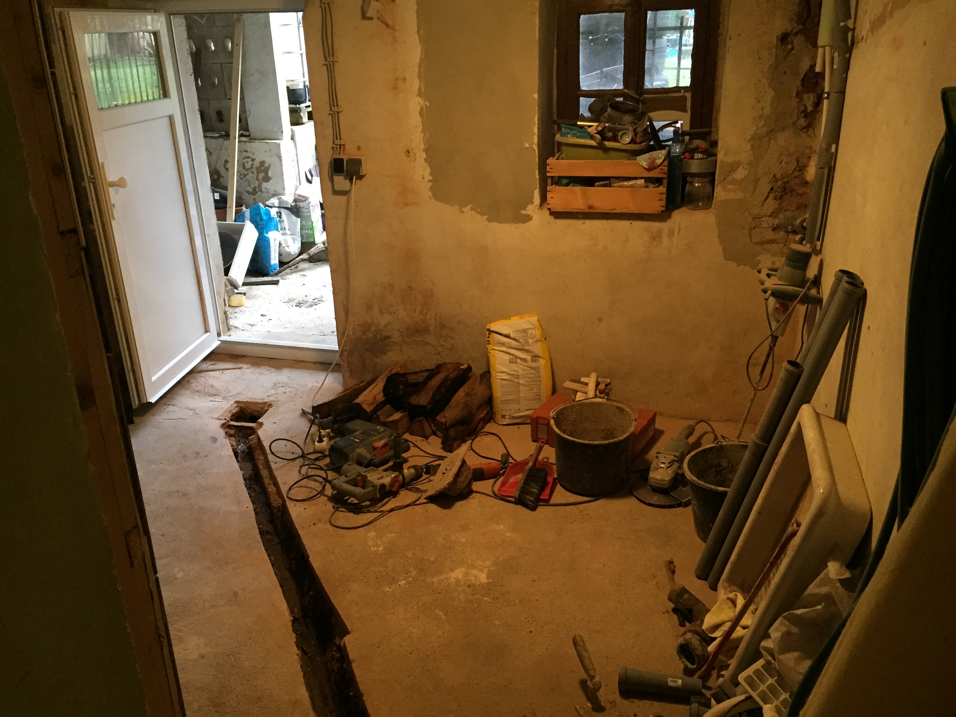 Kann Ich Abwasserkanal Unter Bodenplatte Verlegen Bauen Kanal Abwasser