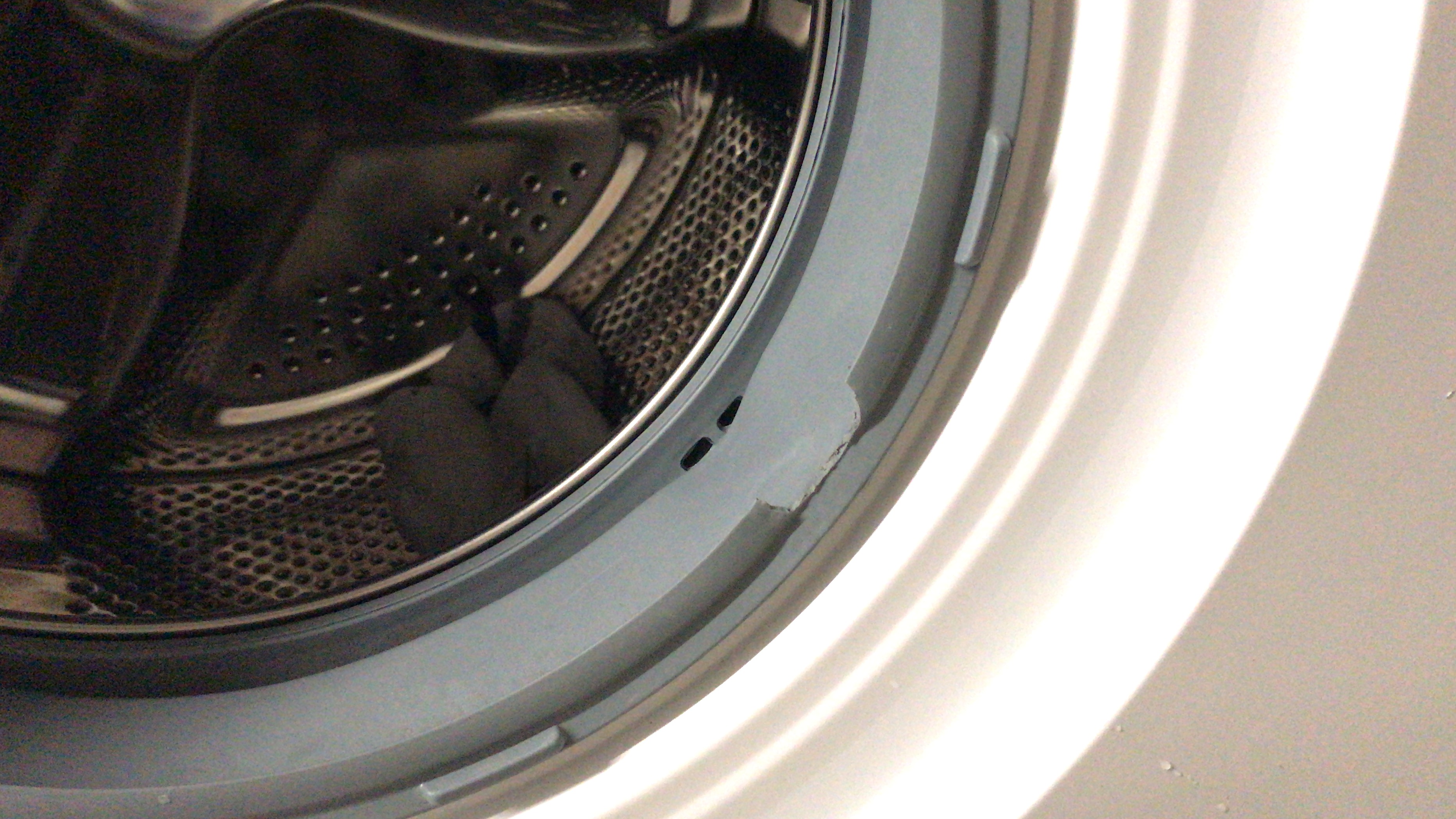 Kann Ich Die Waschmaschine So Weiternutzen Trotz Kaputten Gummi Tur