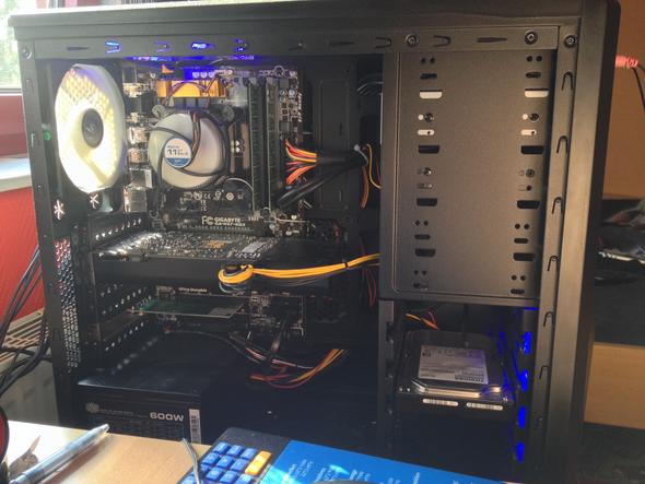 - (Computer, PC, Technik)