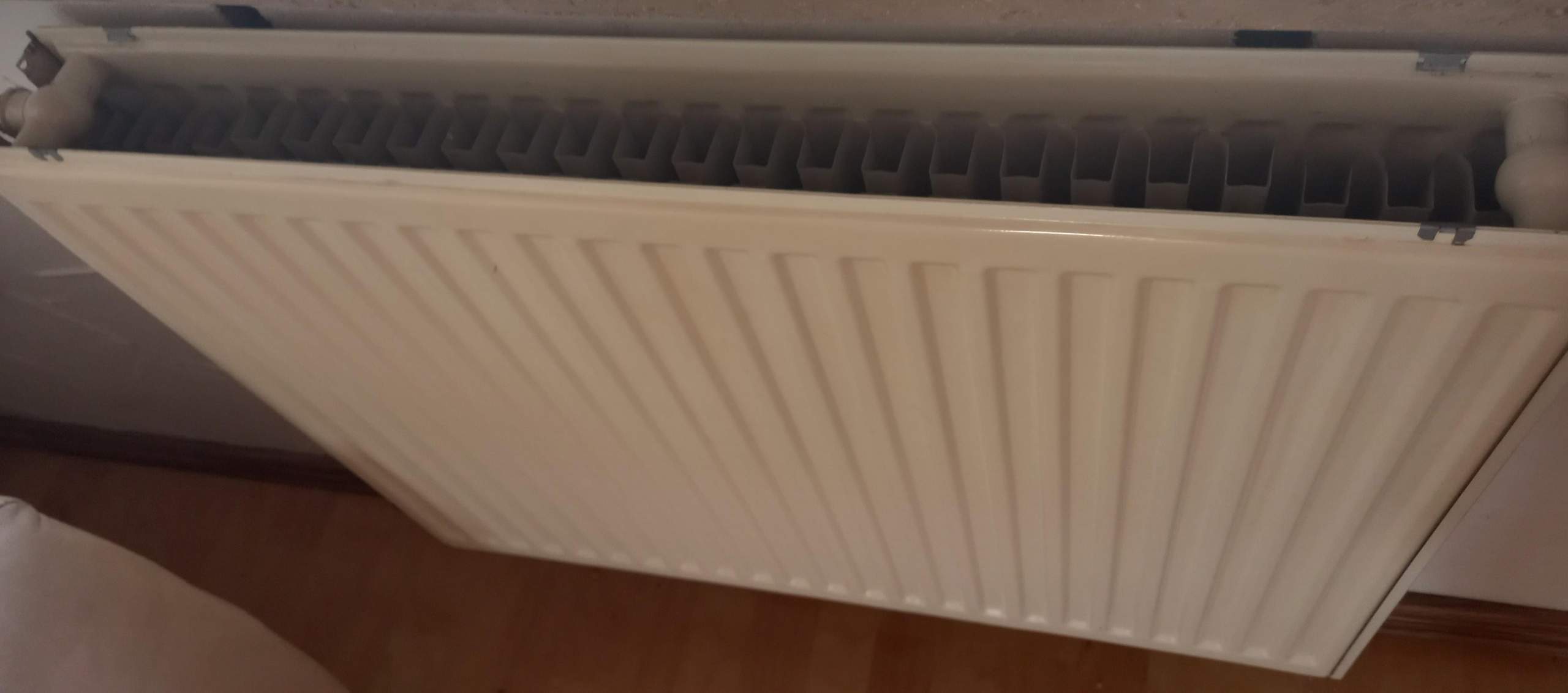 Kann ich diese Zwischenräume von den Heizkörper mit dem Dampreiniger ...
