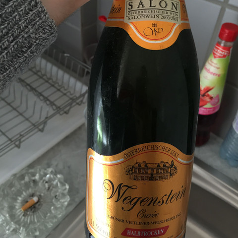 Wegenstein
- (Haltbarkeit, Wein, Wegenstein)