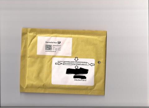 Der Umschlag  - (Post, Online-Shop, DHL)