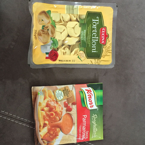 Kann Ich Spinat Tortellini Mit Einer Parma Rosa Tomate Und Kase Kombinieren Gesundheit Und Medizin Ernahrung Sport Und Fitness
