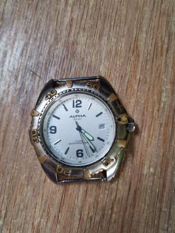Kann irgendjemand etwas zu dieser Uhr sagen?
