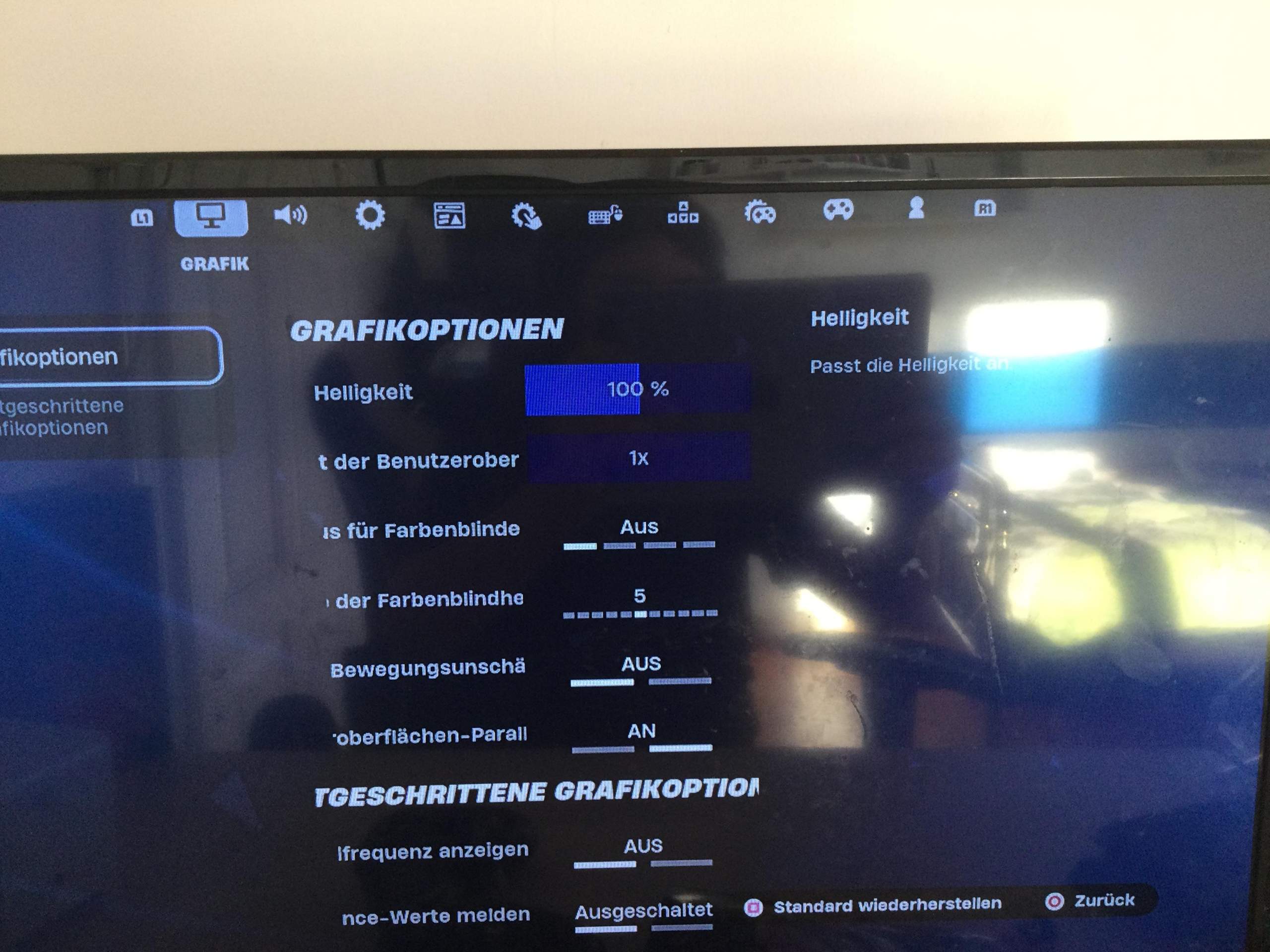 Kann man auf Einstellungen in fortnite den Namen ändern oder wie