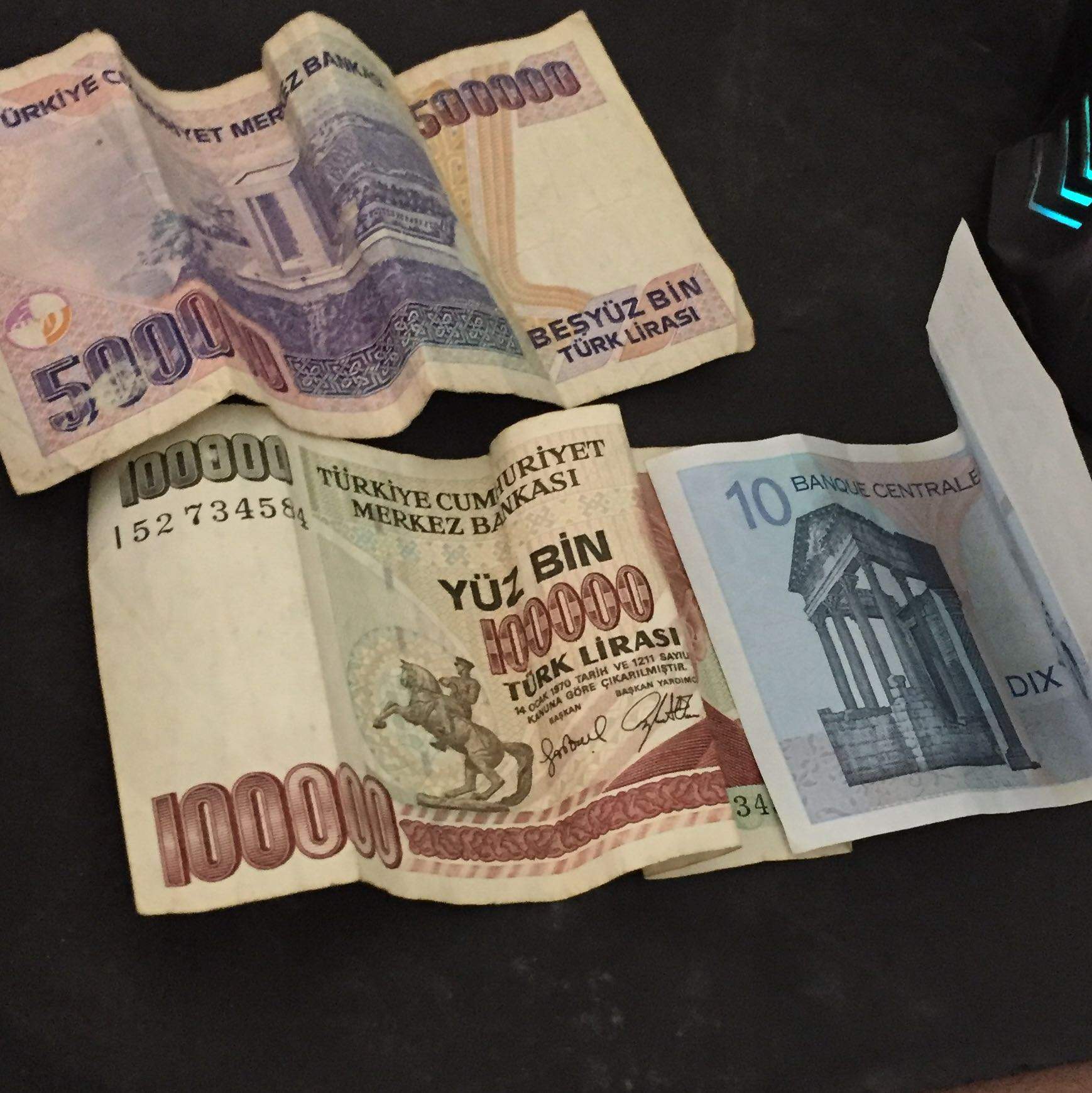 Kann man das Geld in der Volksbank in euro auszahlen lassen und wie viel ist der wert in euro