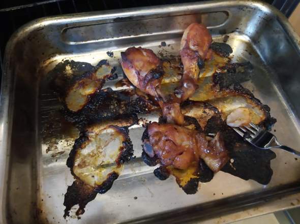 Verkohlte wurst grillgut bratwurst verkohltes helle verzehren zuliebe gründen gesundheitlichen verzehrt Kann man das noch ohne bedenken essen, etwas verbrannt? (Gesundheit und