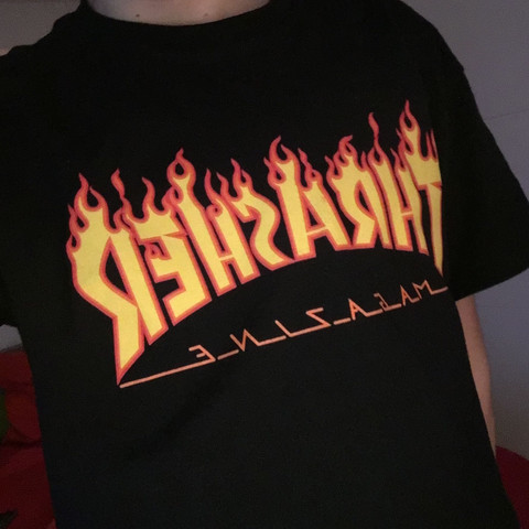 Kann Man Den T Shirt Aufdruck Von Der Marke Thrasher Magazine Glatten Kleidung Bugeln