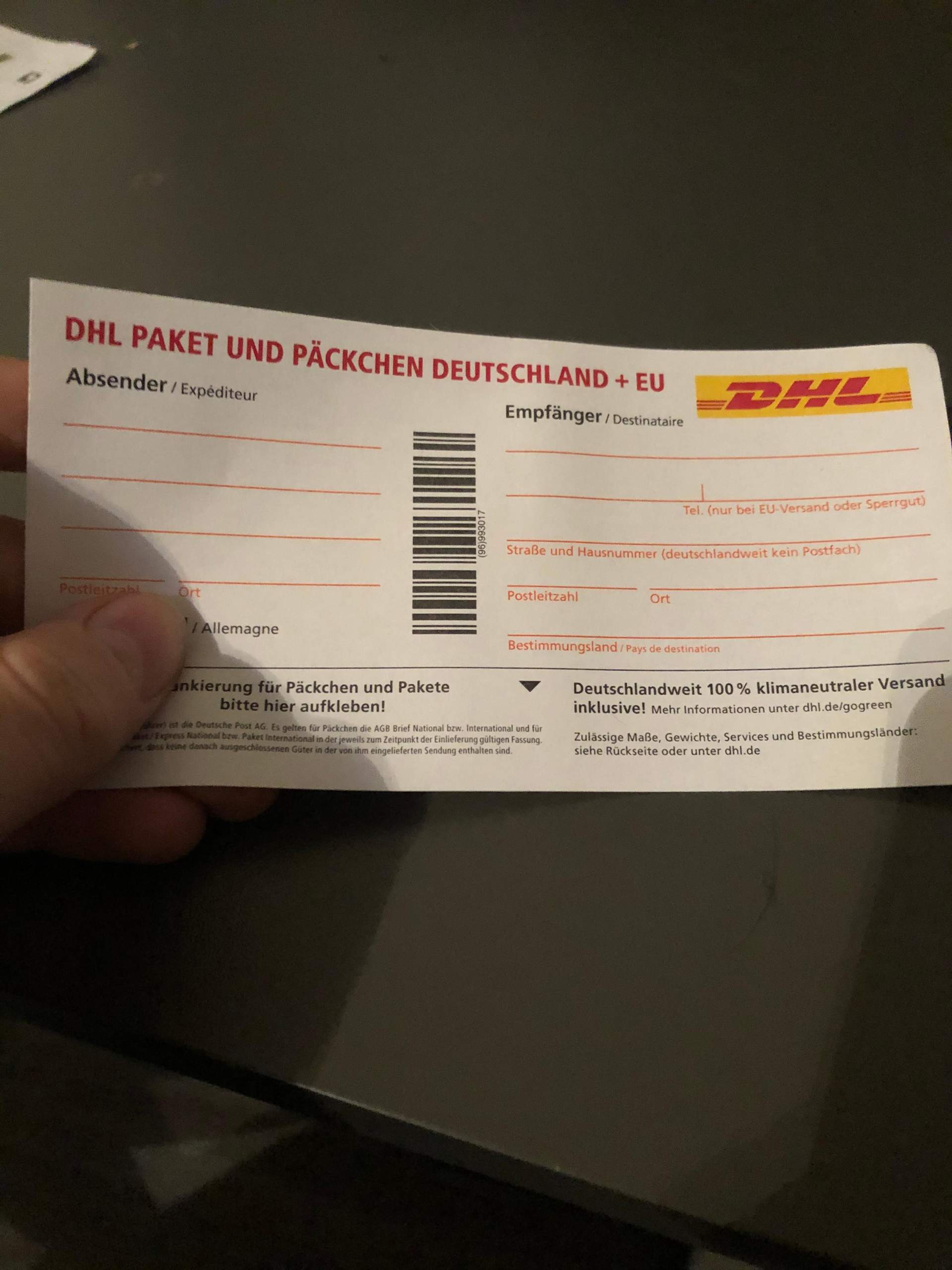 Kann man DHL Päckchen Aufkleber auf Versandtaschen kleben? (Post, Versand)