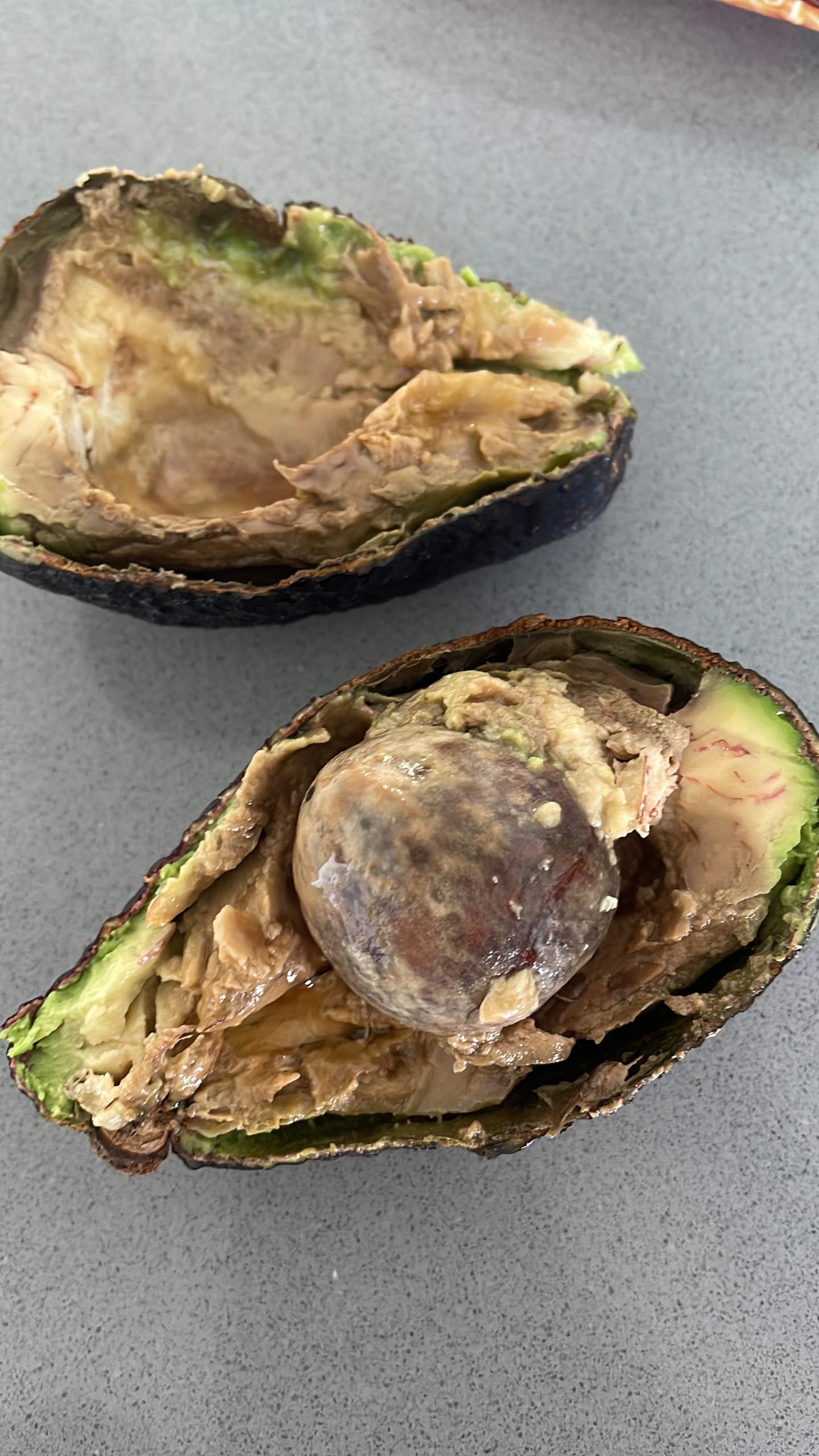 Kann man die Avocado noch essen? (Schimmel, Haltbarkeit, Frühstück)