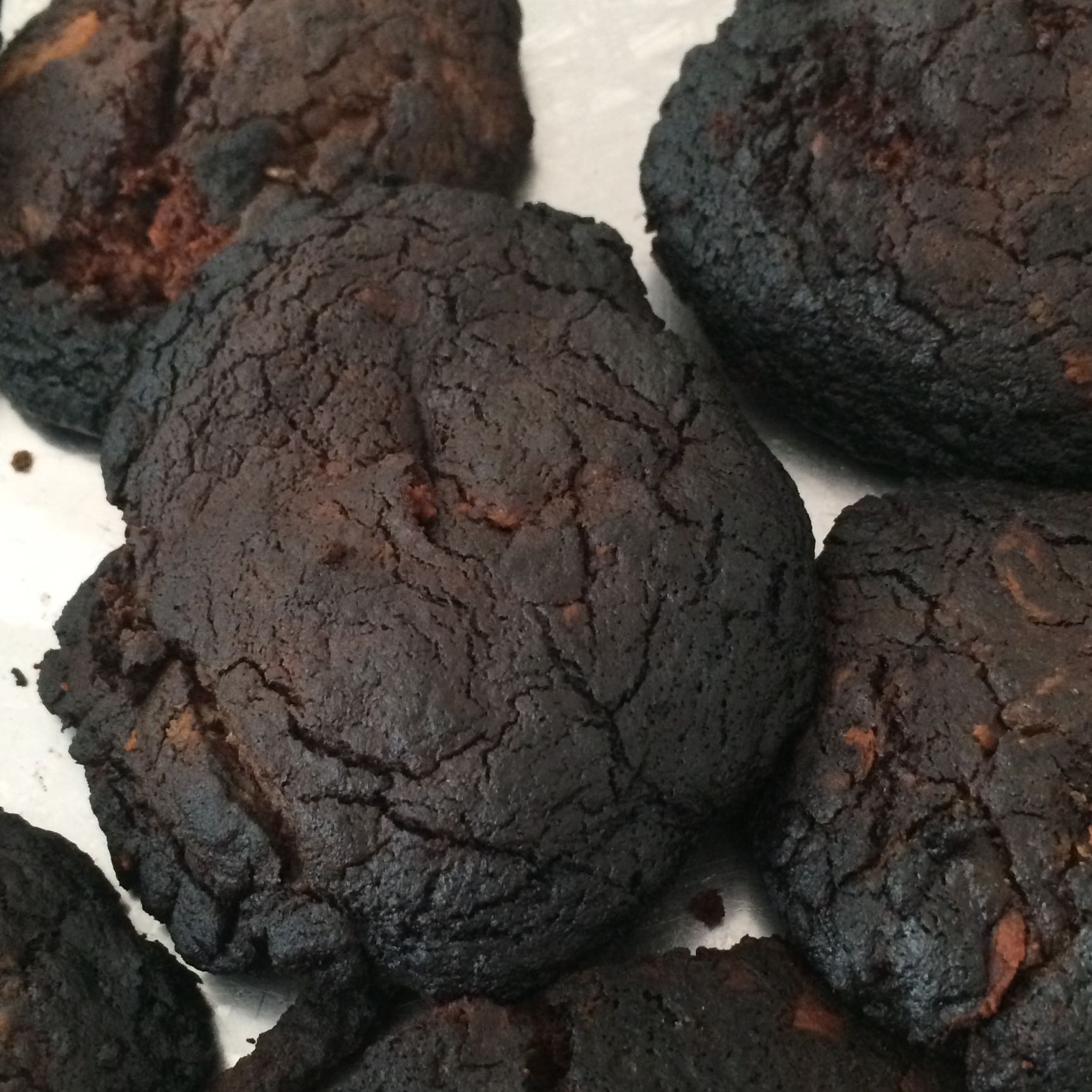 Kann man diese Kekse noch essen oder halbes Nutella Glas für&amp;#39;n Müll?