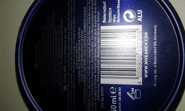 - (Selbstbefriedigung, Nivea, Gleitgel)