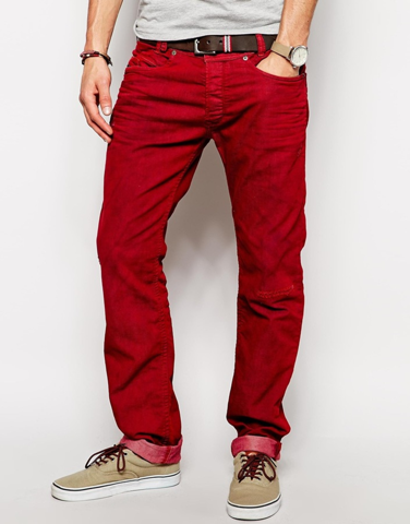 Kann man eine rote Jeans tragen oder findet ihr das affig?