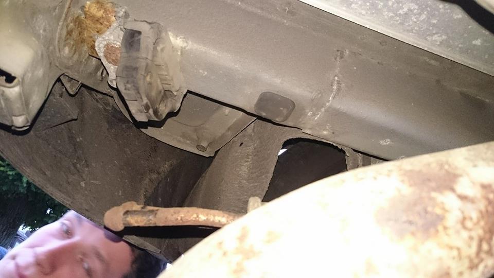 Kann man mit abgerissen Auspuff 240km Strecke zurück fahren (siehe