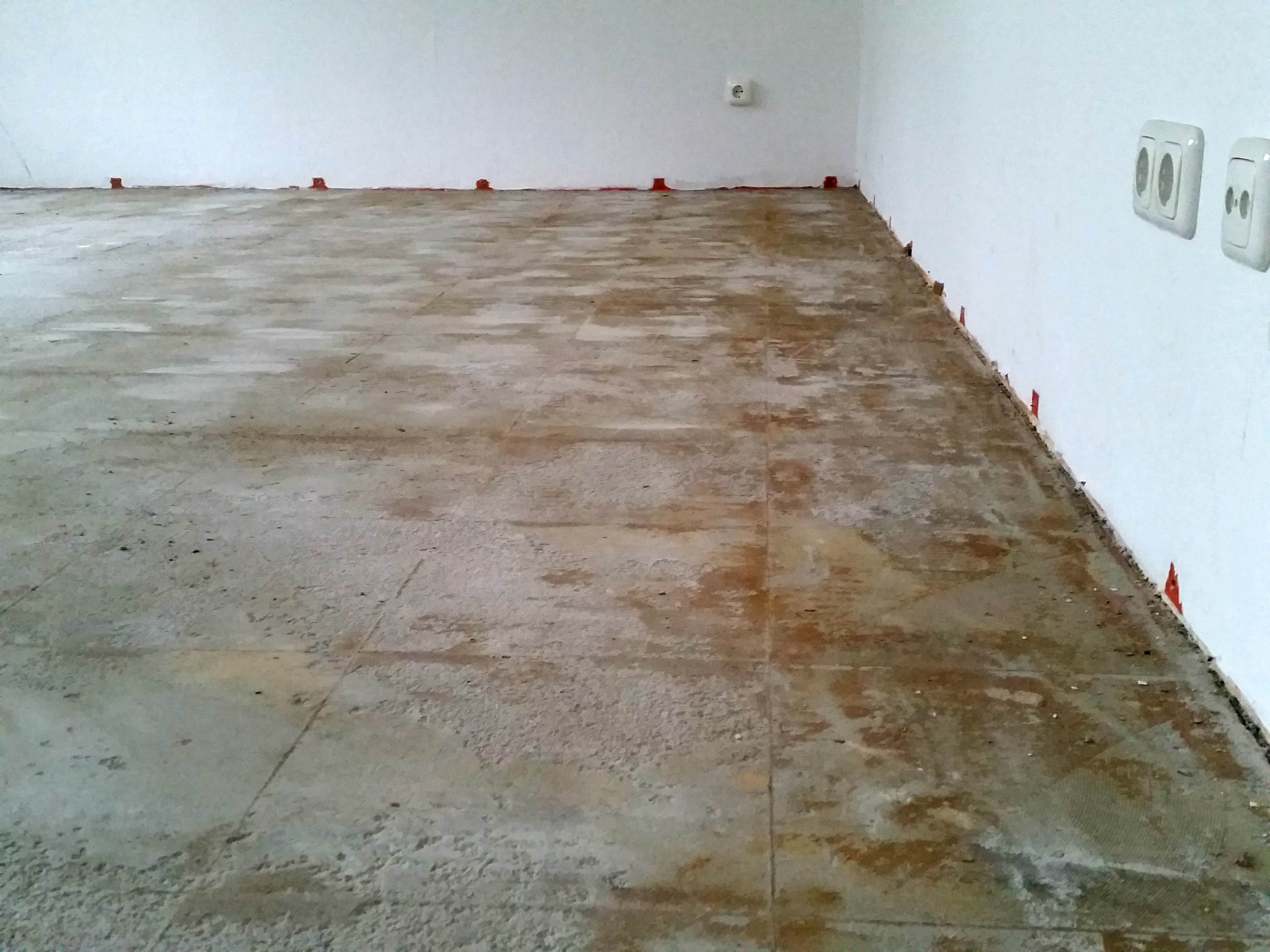 Kann Man Pvc Boden Auf Den Vorhandenen Boden Einfach So Legen Ohne Estrich Spachteln Wohnung Heimwerken Bodenbelag