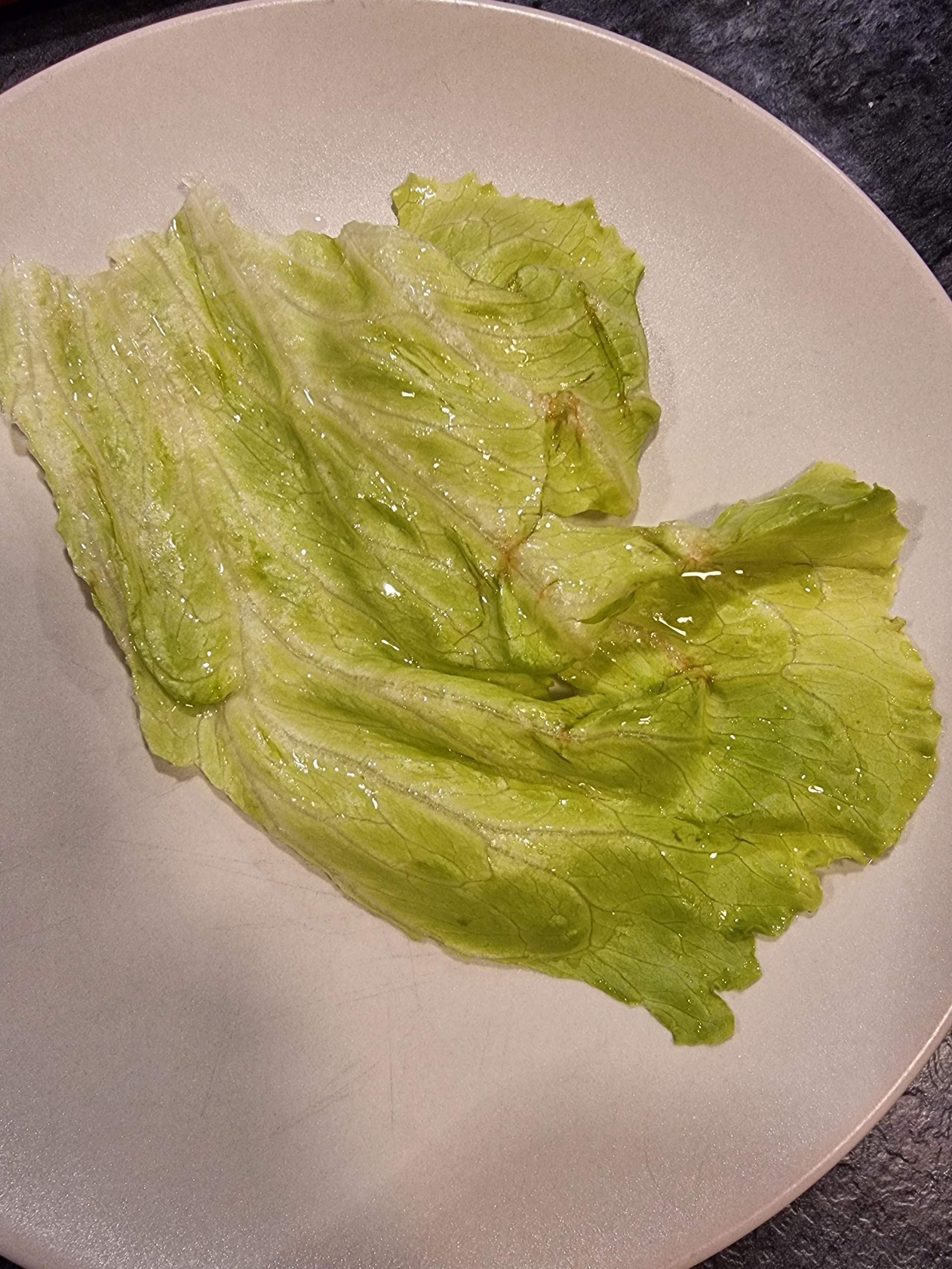 Kann Man Geschossenen Salat Noch Essen Kann man Salat noch essen, wenn da so leichte braune Stellen dran sind