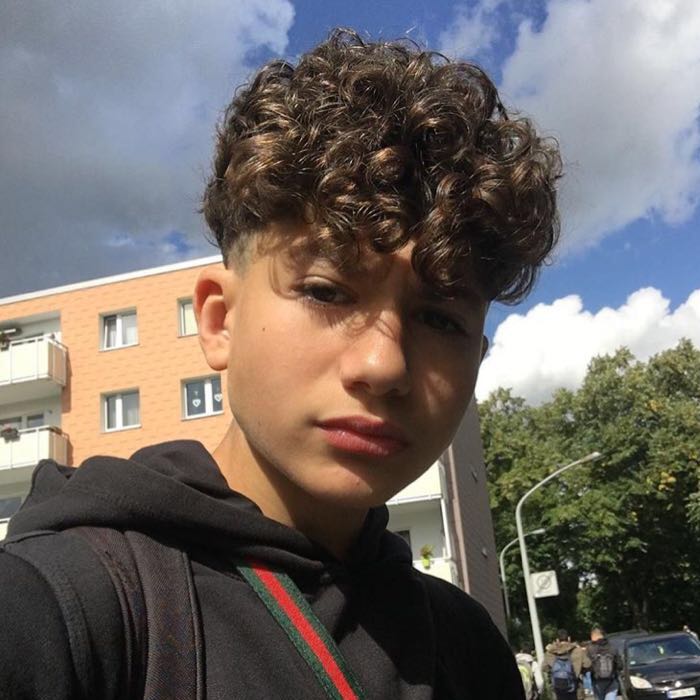 Kann man sich locken wie den typen machen? (Haare, curls)