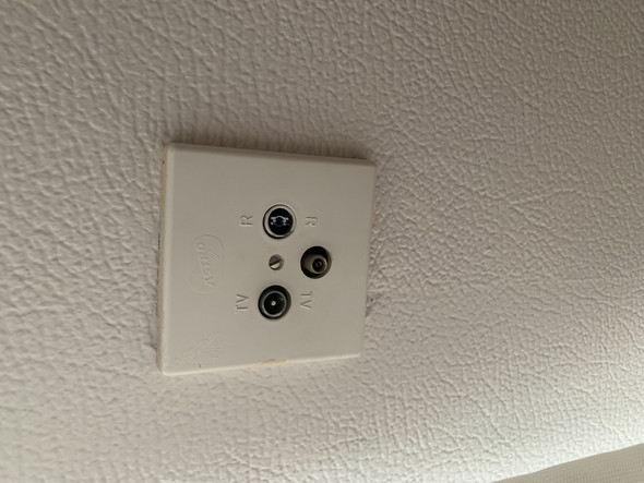 Kann man über diese Dose Kabel Internet beziehen? (Technik, Technologie)