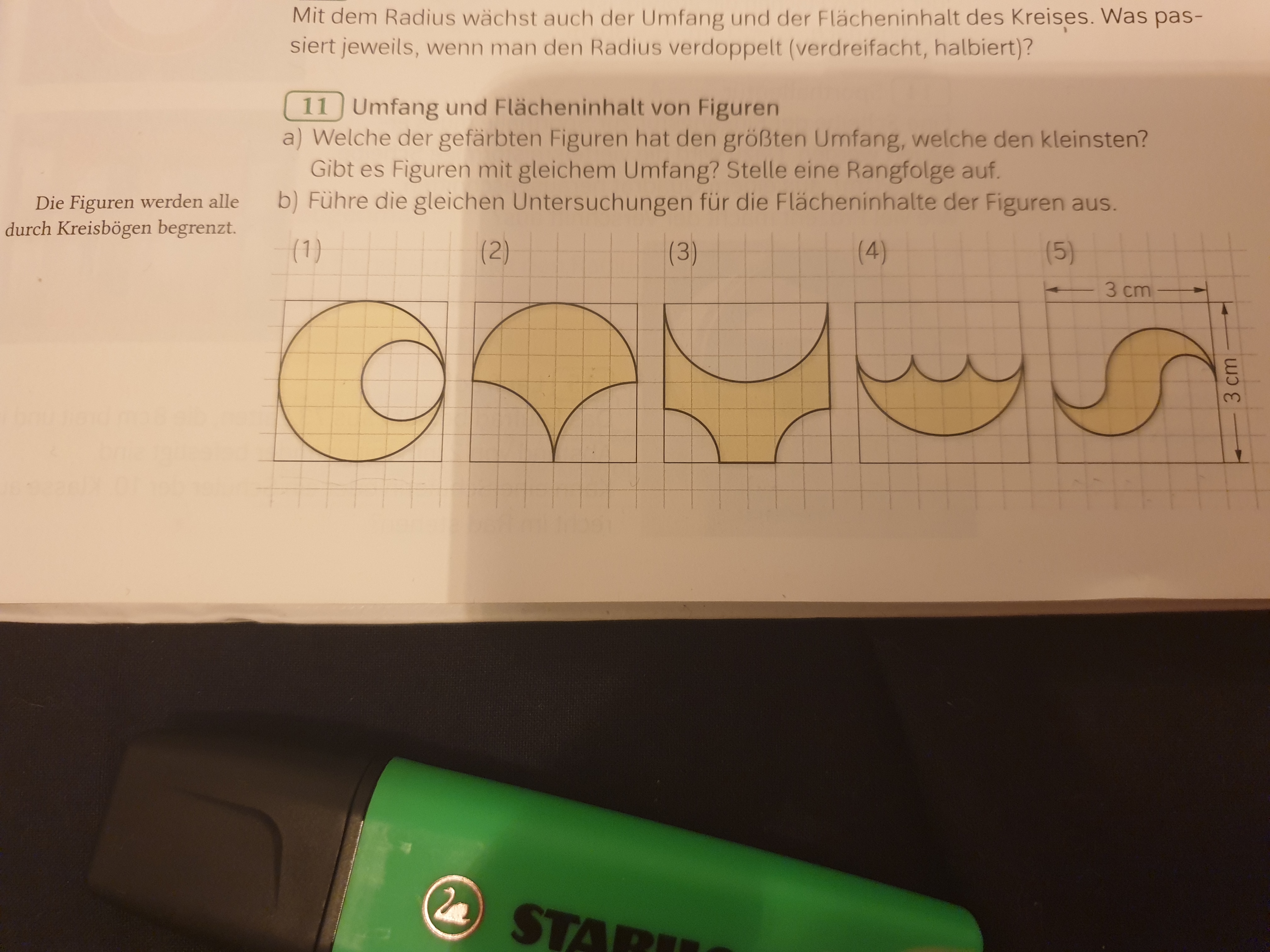 Kann Mir Jemand Das Berechnen Vom Umfang Und Flacheninhalt Erklaren Anhand Dieser Beispiele Schule Mathe Mathematik