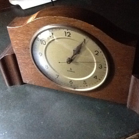 Kann mir jemand Informationen zu dieser alten Siemens & Halsken Uhr geben (elektrisch)?