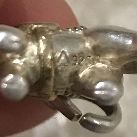 Dies ist der Anhänger - (Schmuck, Anhänger, Stempel)