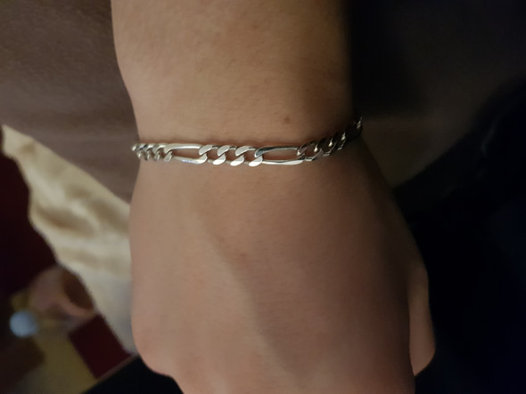 Kann mir jemand schöne Armketten aus Silber empfehlen?