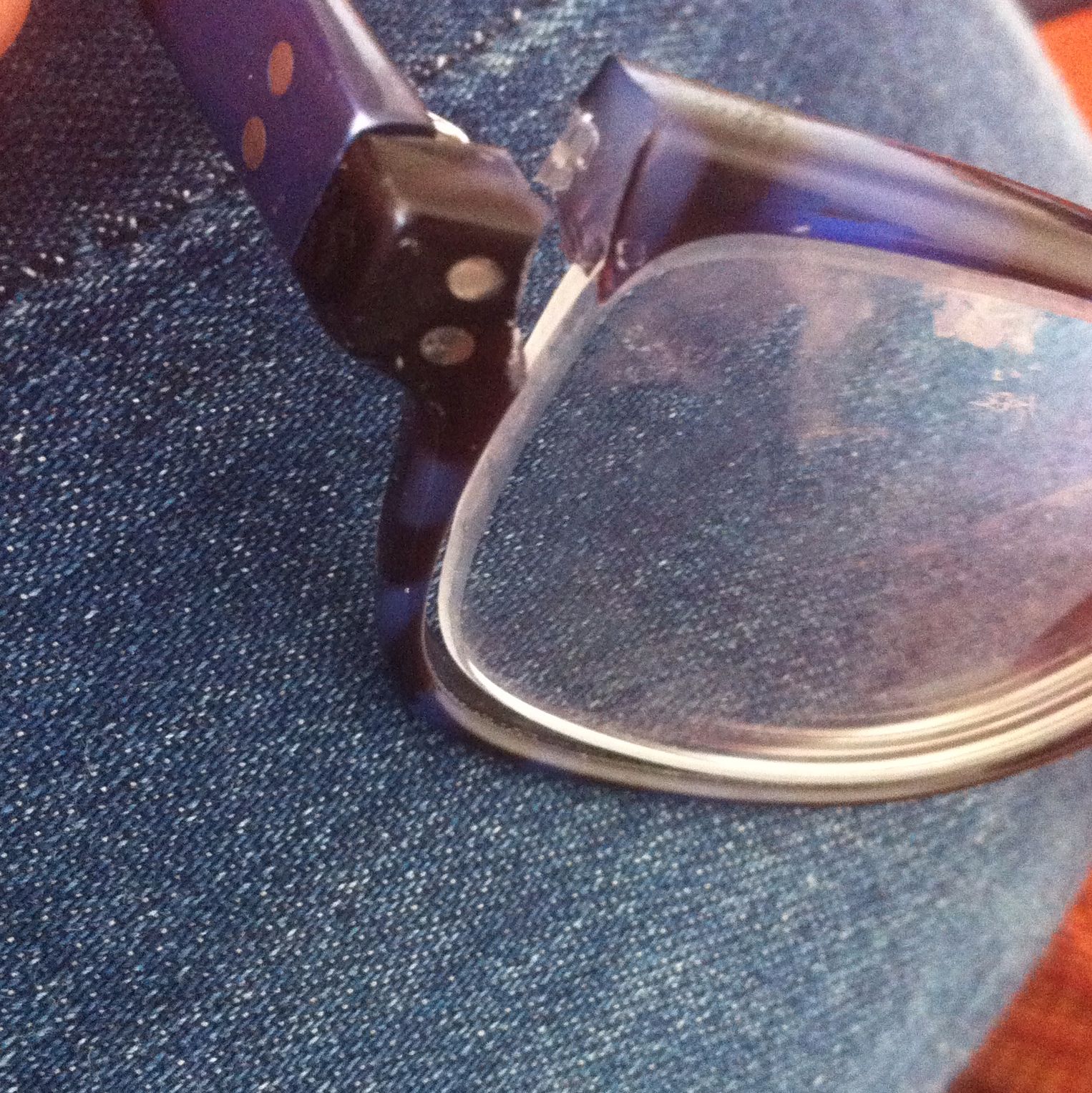 Kaputte Brillen Fassungkann man sie wieder einschmelzen? (kaputt, Brille)