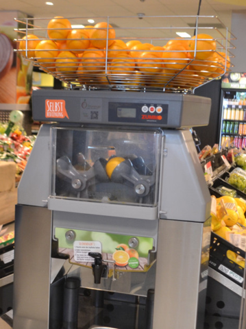 Kauft ihr Orangensaft im Laden der frisch ausgepresst wird in so einer automatischen Orangenpresse?