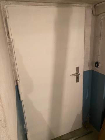 Kellertur Mit Riegel Sichern Technik Technologie Sicherheitsschloss