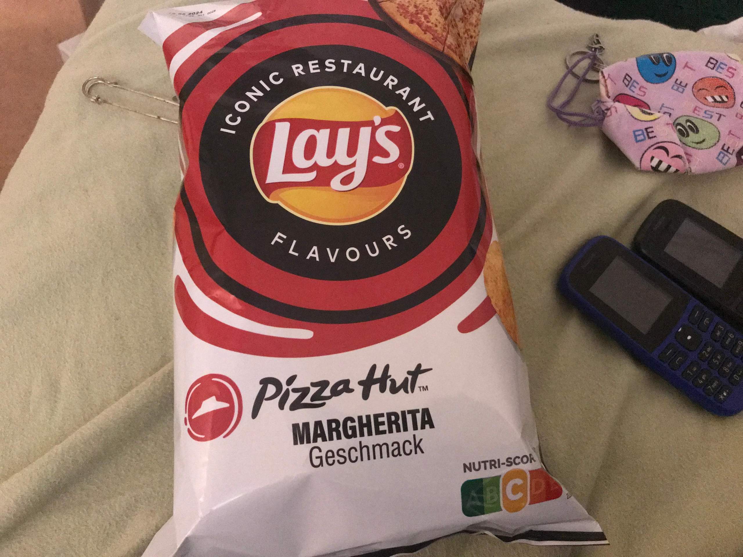 Kennt ihr diese Chips mit Pizza Hut Marghareta Geschmack? (Snacks)