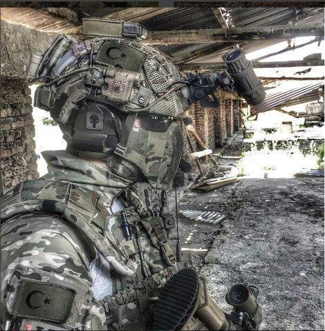33 - (Soldat, Ausrüstung, Uniform)
