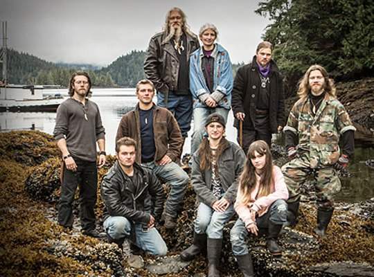 Kennt Jemand Die Sendung Auf Dmax Die Alaskan Bush People Es Ist Eine Familie Die Von Der Wildnes Lebt Fernsehen